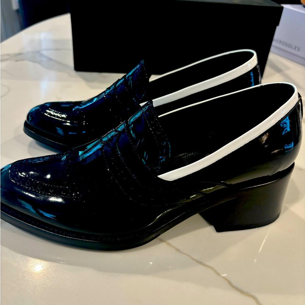 Angela Scott Oxfords, like new, size 38.5, black patent leather